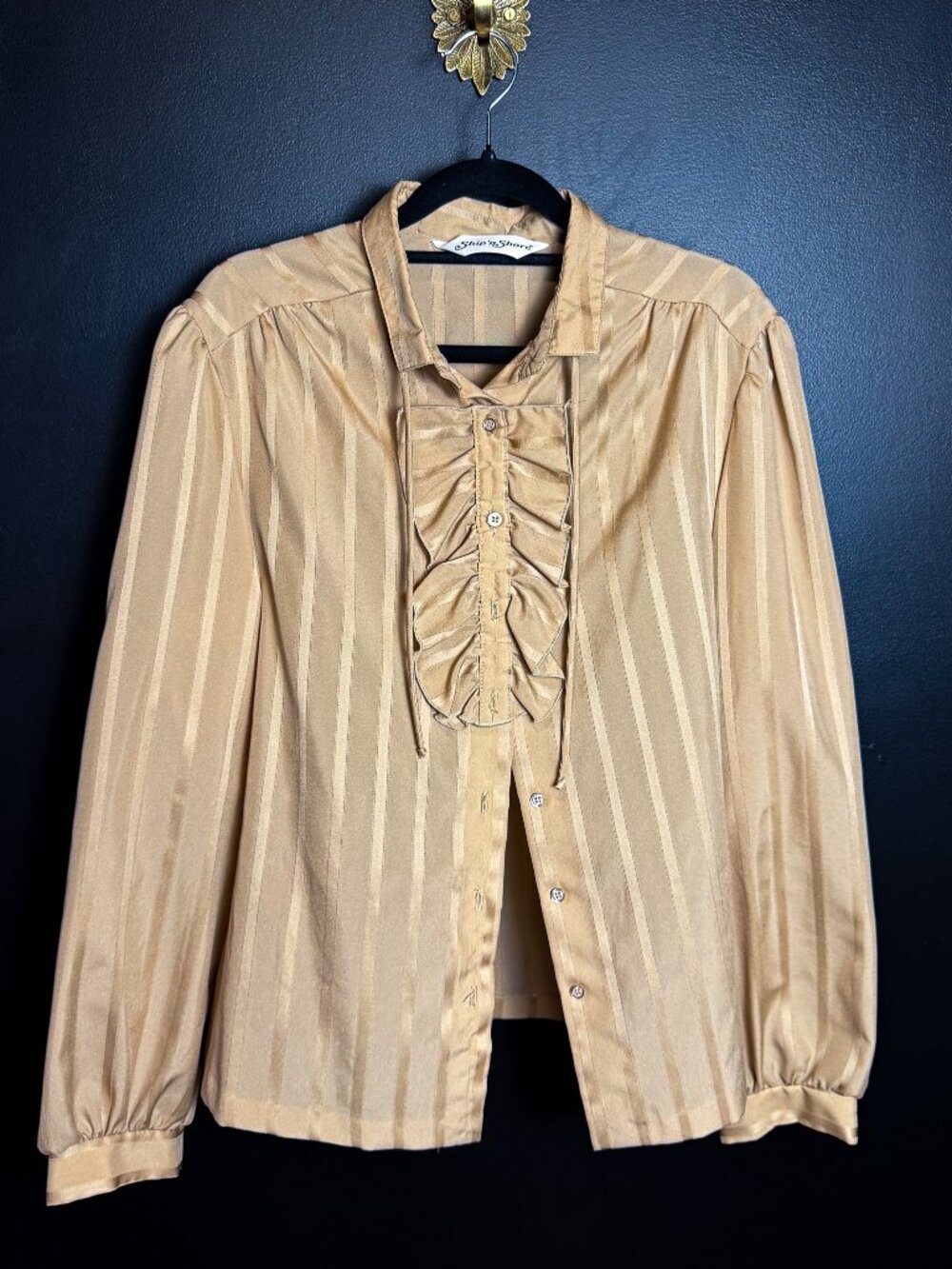 Vintage Ruffle Placate Button Down